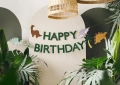 Baner z napisem HAPPY BIRTHDAY z motywem dinozaurów - SweetPrint.pl