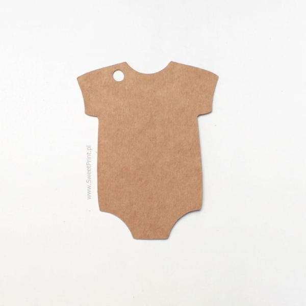 etykietki z tektury w kształcie ubranka body