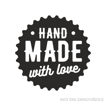 drewniany  okrągły stempel z napisem handmade with love
