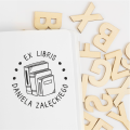 Stempel exlibris z książkami wzór 3 – odbicie z imieniem